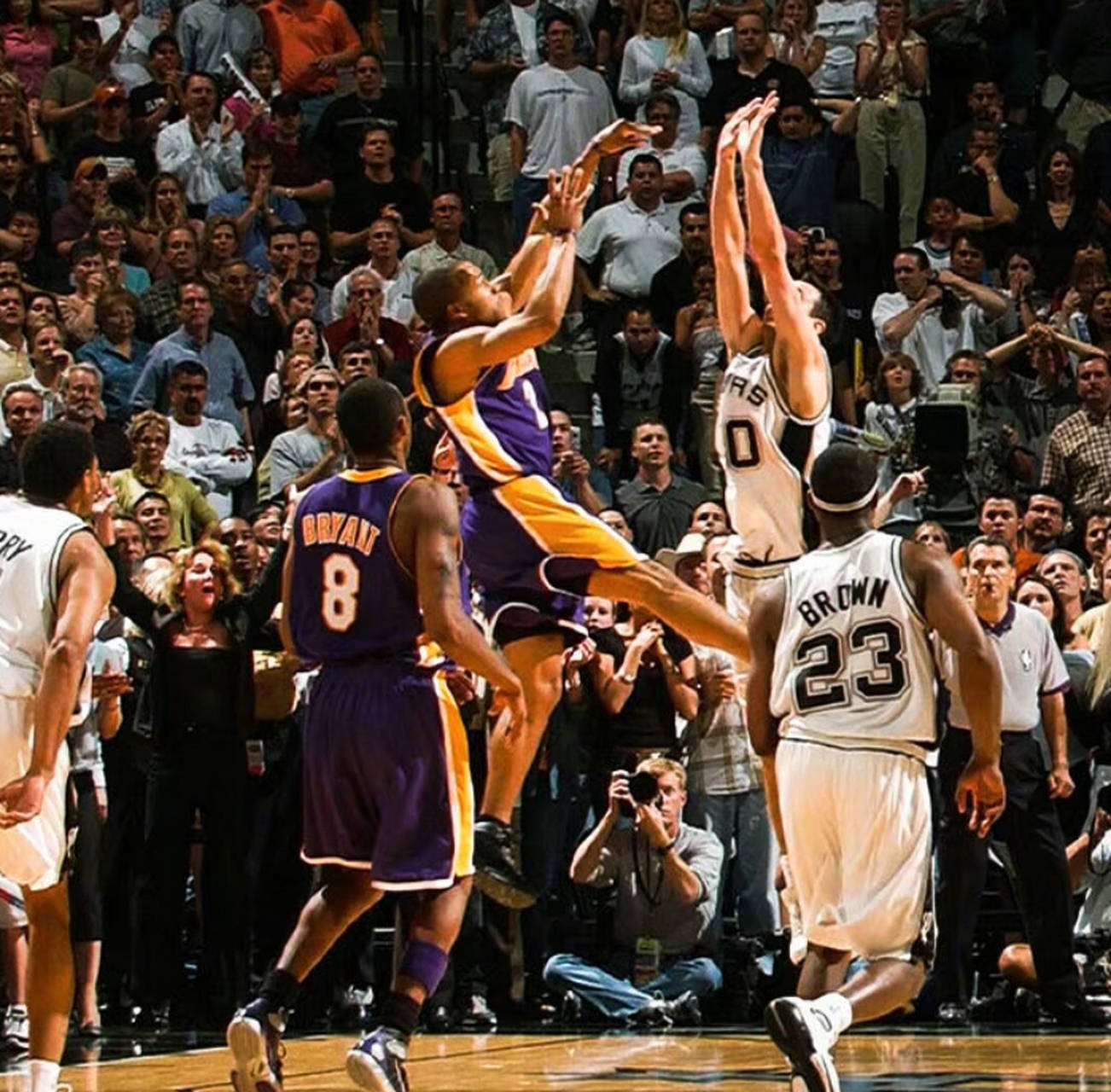 包含NBA季后赛窗口期走向成谜，多伦多猛龙绝杀压哨，媒体盛赞，身体对抗强度拉满的词条