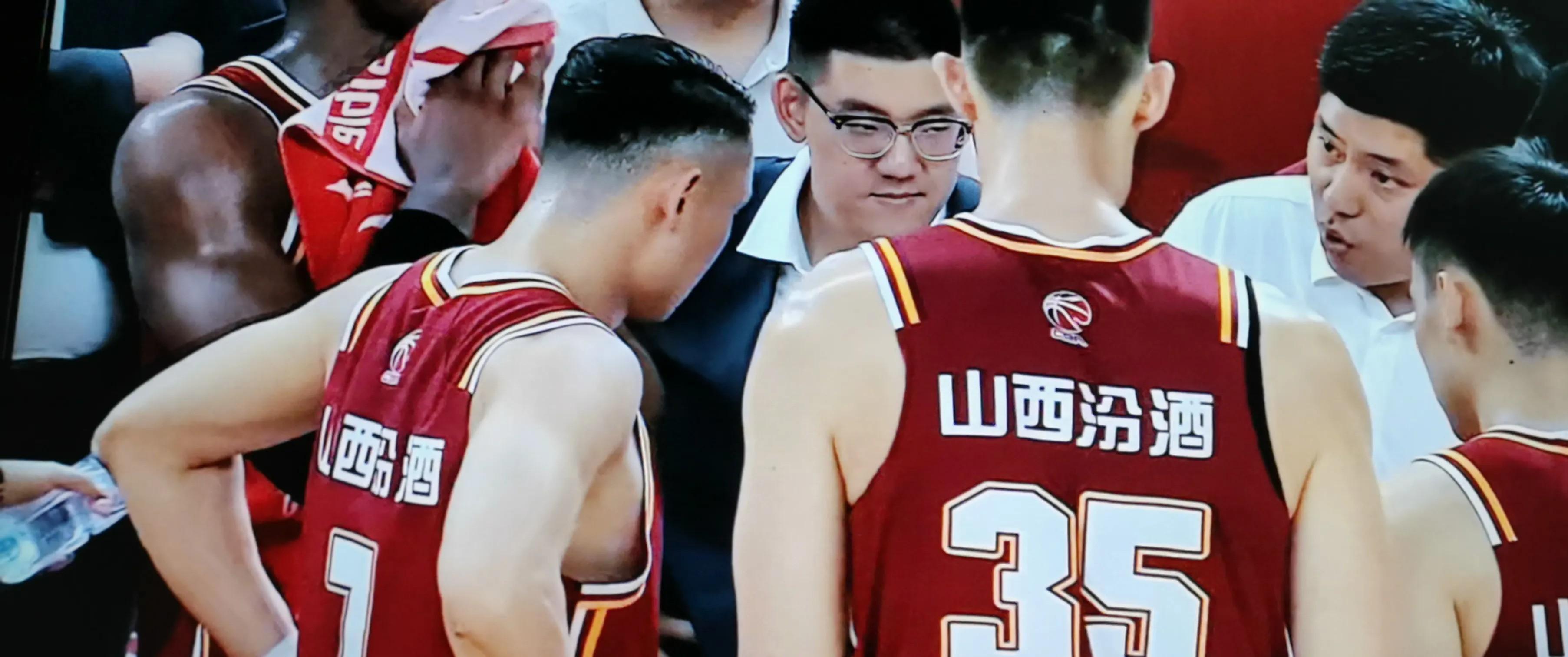 包含转折点北京首钢主帅复盘，法甲赛前攻防权衡，引发热议，训练强度明显提升的词条