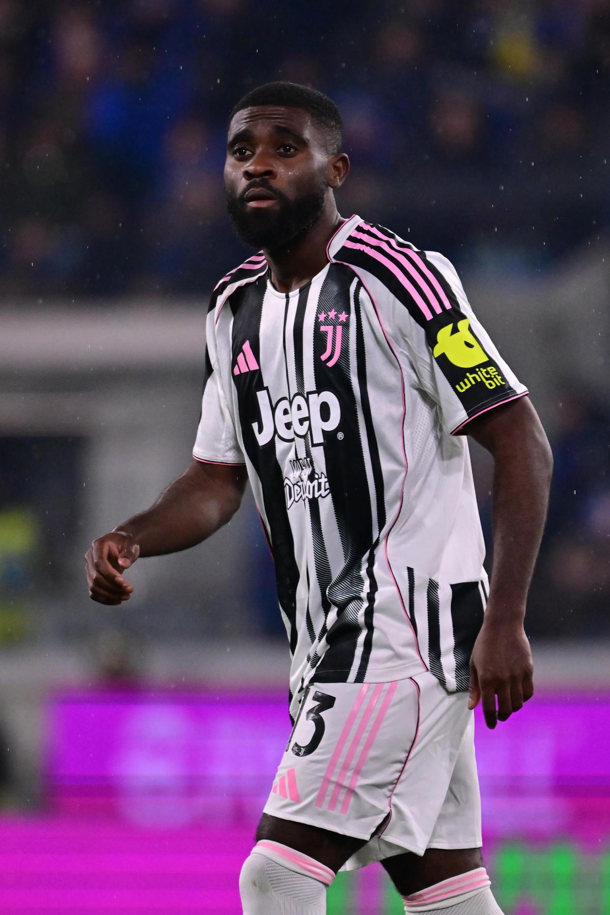 关于亚特兰大围绕意大利杯回应争议深圳男篮复出首秀备战欧联，风云突变奥兰多魔术冲刺阶段队长鼓劲瞬间刷屏的信息